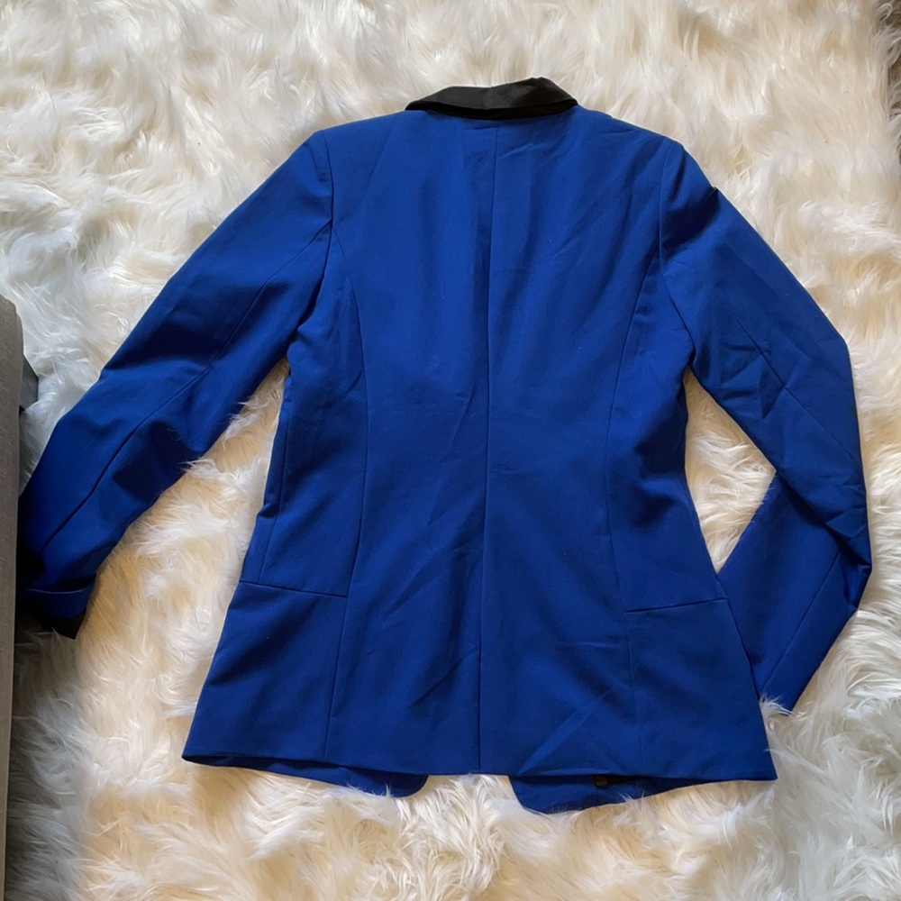 Blazer - Picture 2 of 2